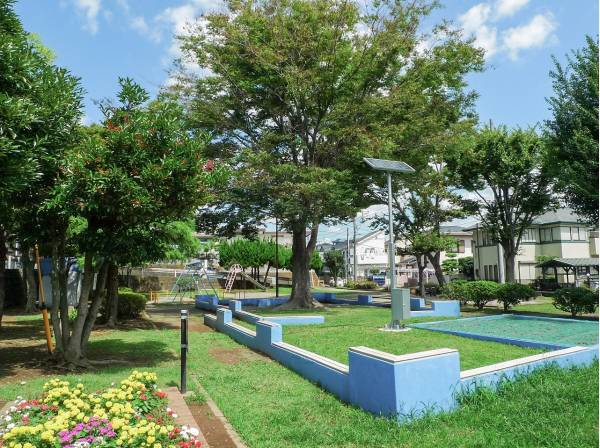 御幣公園まで徒歩8分 (約550ｍ)