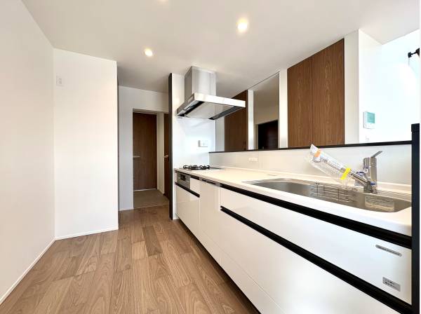 対面式システムキッチンは回遊動線です。