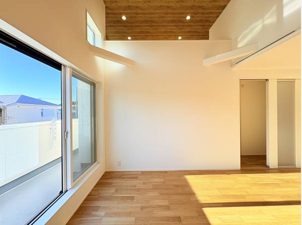 南西向きで日入りの良いリビング