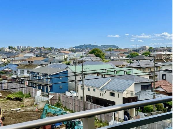 周辺には高い建物がなく開放感がございます！
