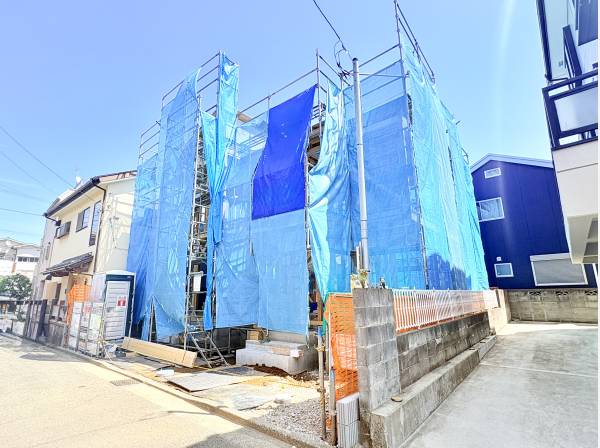 カースペース2台可能！アクティブな湘南ライフの拠点にぴったりな邸宅