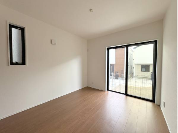 お部屋も南向きで明るい空間に