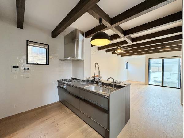 システムキッチンに新規交換