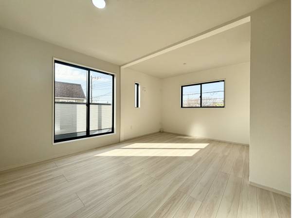 約13.1帖の洋室部分（仕切って使うことも可能です）