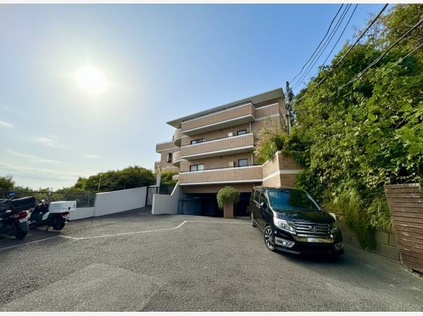 高台だからこその心地よい風が流れる住宅です