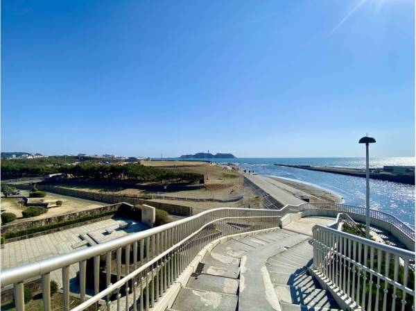 海までは徒歩13分/約1km