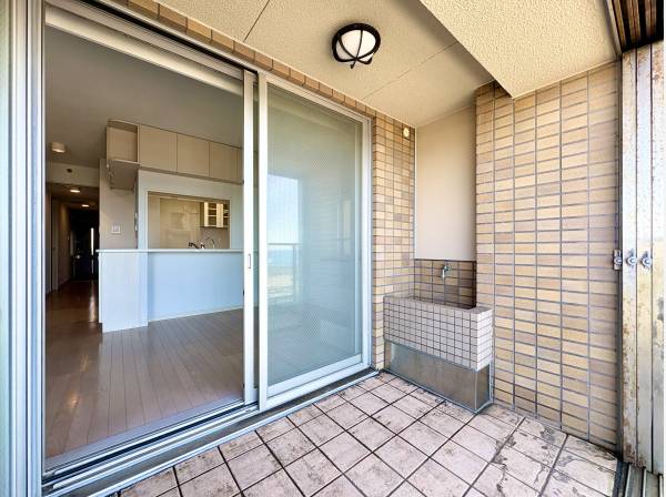 海風を気にせず洗濯物を干せるサンルーム！