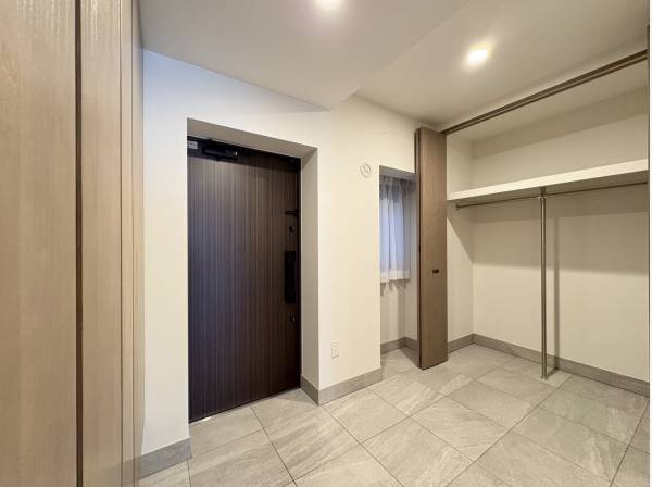 開放感ある玄関スペース