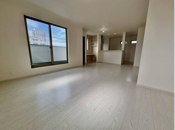 リビング階段のため、子供たちの動きが見えるので安心です。