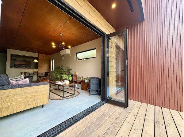 セカンドリビングとして利用できるデッキ！