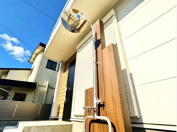 本格的な外部スタンドシャワー