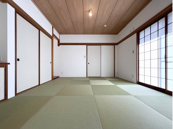 畳も綺麗に張り替えられイ草の香りに癒されます