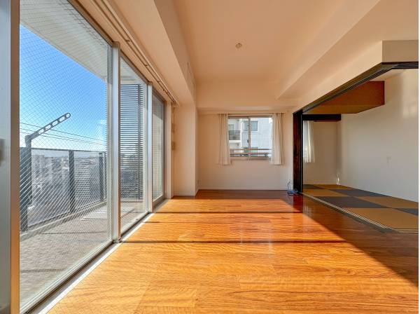 開放感も感じる室内です！