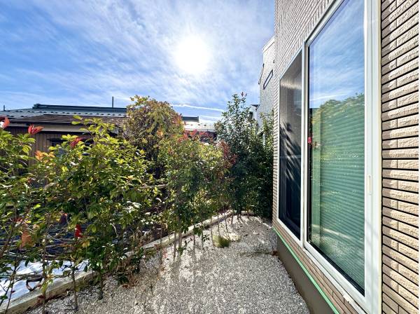 ちょっとした庭先を確保
水栓も整っております