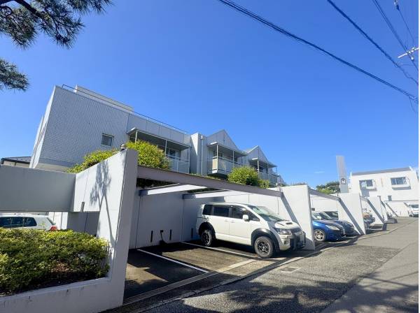 使用権付きの駐車場を完備！お車をお持ちの方に嬉しいポイントです