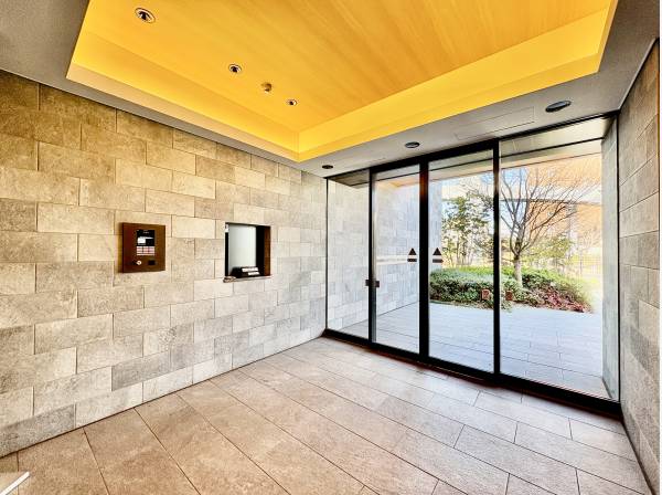 マンションエントランス