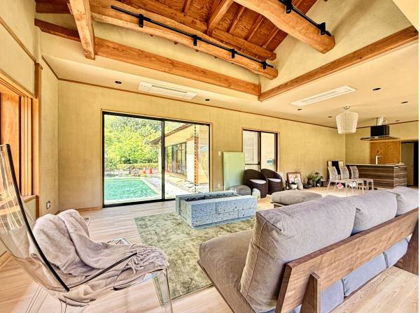 ＬＤＫは洋室にリノベーション。32.1帖あり、解放感も申し分ありません