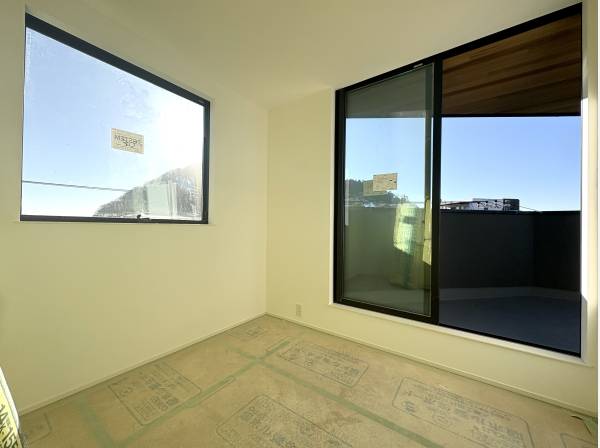 5.8帖の洋室は、書斎や趣味の部屋としても活躍。