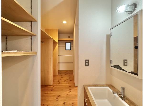 素朴で柔らかな空間設計