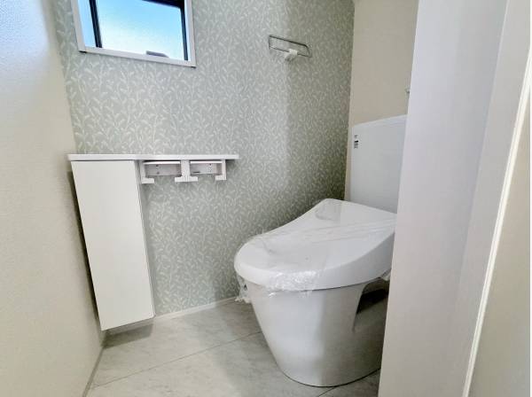 クロスにこだわった、居心地の良いトイレ空間です