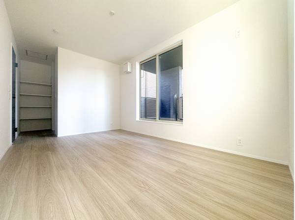 居室は全て二面採光で爽やかな風が抜ける居心地の良い空間