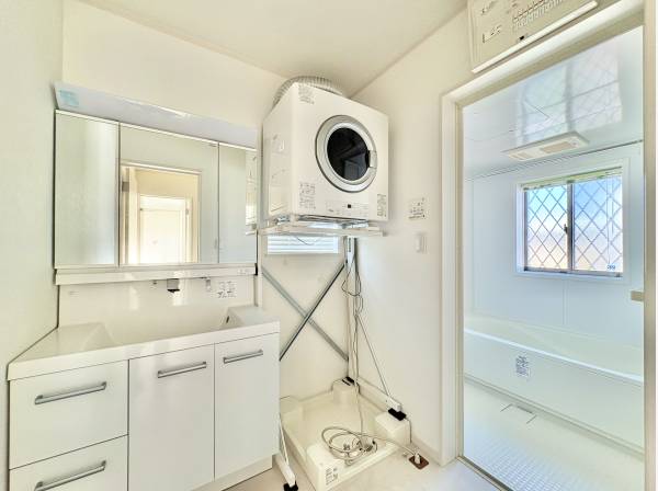 清潔感のある色合いで統一され、スッキリとした印象を受けます