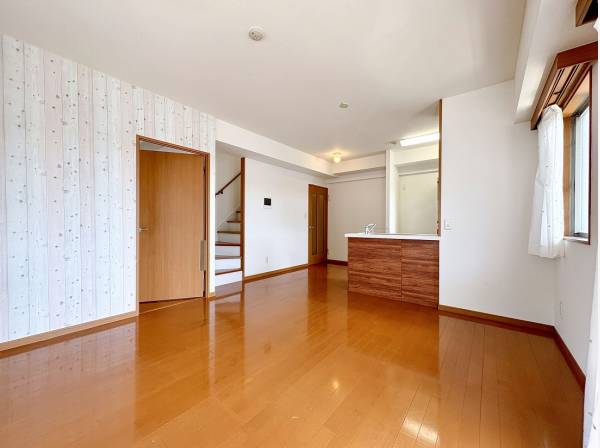 角部屋のためどの空間も明るく風通し良好です