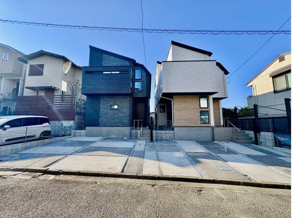 前面道路も広く本当に静かな環境です。ご紹介は２号棟（向かって右側）