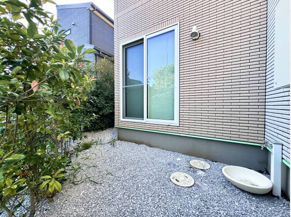 ちょっとした庭先を確保
水栓も整っております