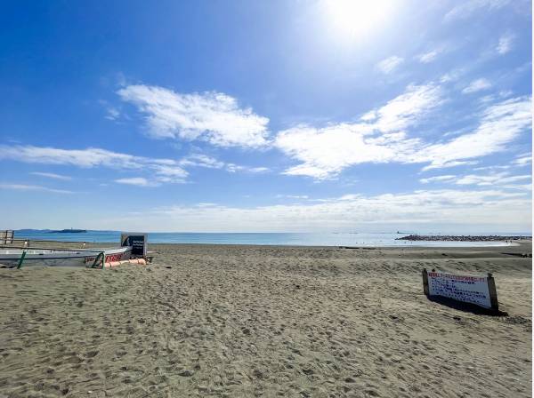 海まで徒歩5分（約400m）