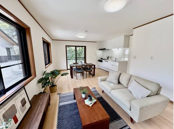 LDKも窓が沢山あり、開放感があり、ゆったりとしてますよ！