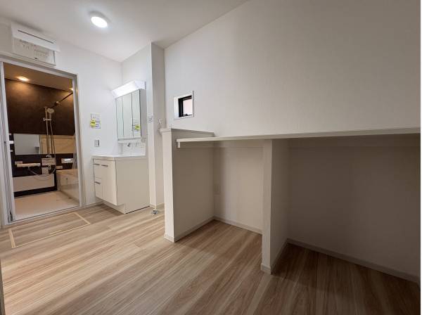 洗面スペースも広々と。