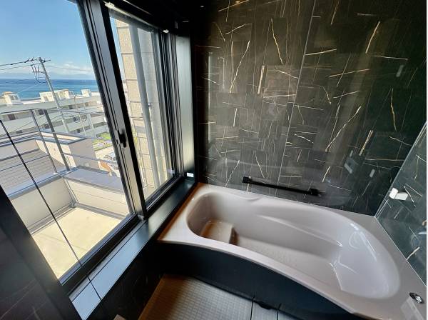 お風呂から海が見えますよ！