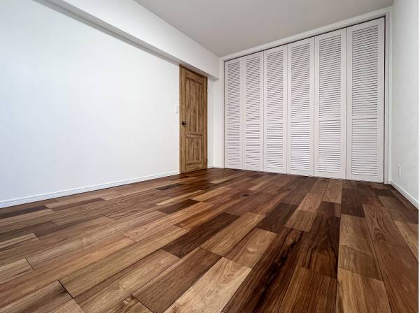 海街らしいリゾート感を意識したルーバーが素敵ですね