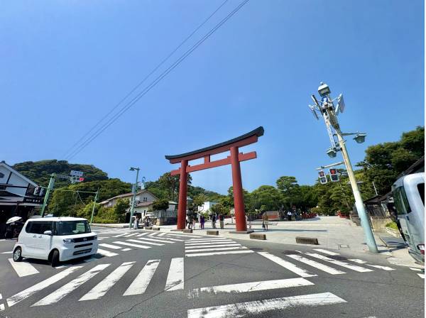鶴岡八幡宮まで徒歩24分　約1850ｍ
