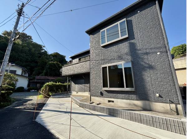 積水ハウス施工。駐車は2台分ございます