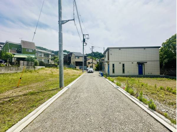 分譲地ですので、新しい家が建ち並び素敵な街並みになります