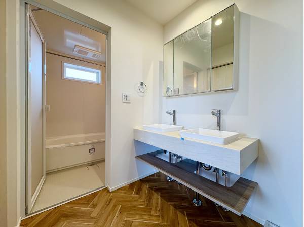 パウダールーム・バスルーム！