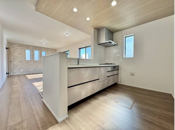 動線と収納に配慮した、毎日の料理が楽しくなるキッチン。