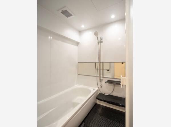 清潔感溢れるバスルーム