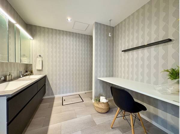 家事に役立つユーティリティカウンターを完備しています