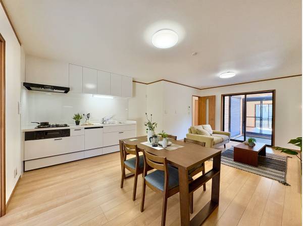 側面キッチンは空間を有効活用します