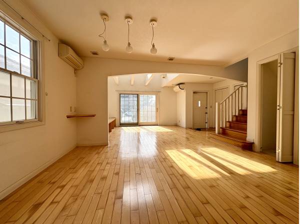 明るく開放的なリビング