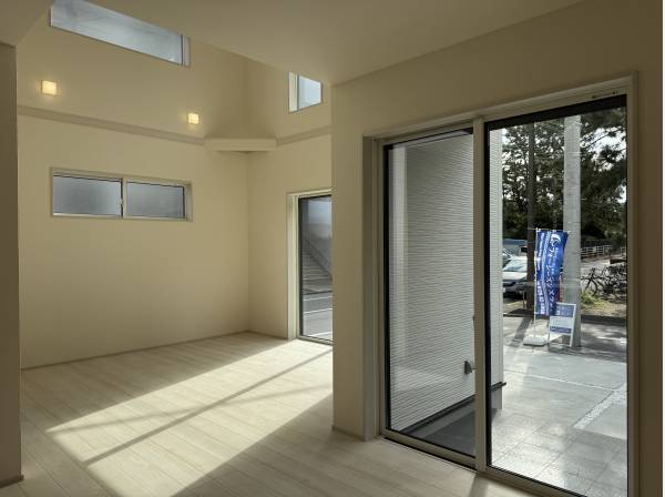 サーフィンも散歩も。海が日常になる憧れの暮らし