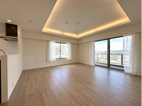 ２面バルコニーの角部屋です。