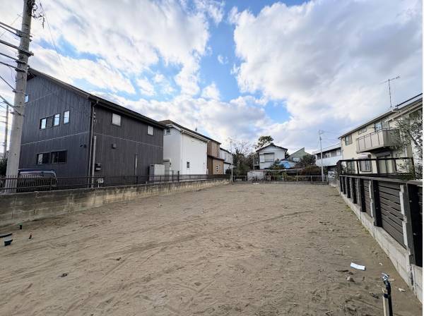 建築条件なしの土地になります