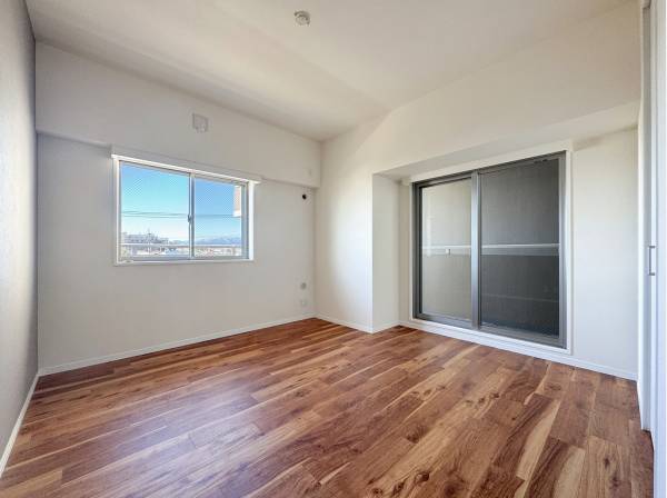 全室バルコニーに面した開放感が自慢のお部屋