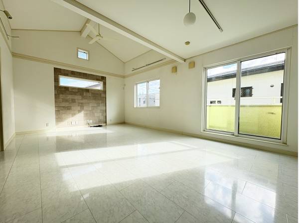 驚きの広さ！約24.6帖の大空間