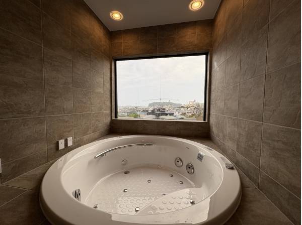 ジャグジーバスからも海が見えます