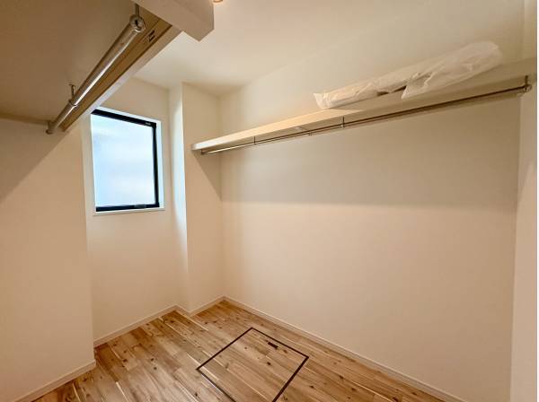 広々とした３帖のウォークインクローゼット！